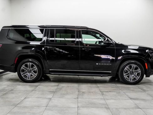 Used 2024 Jeep Wagoneer L Series II w/ Flexible Seating Group image 10