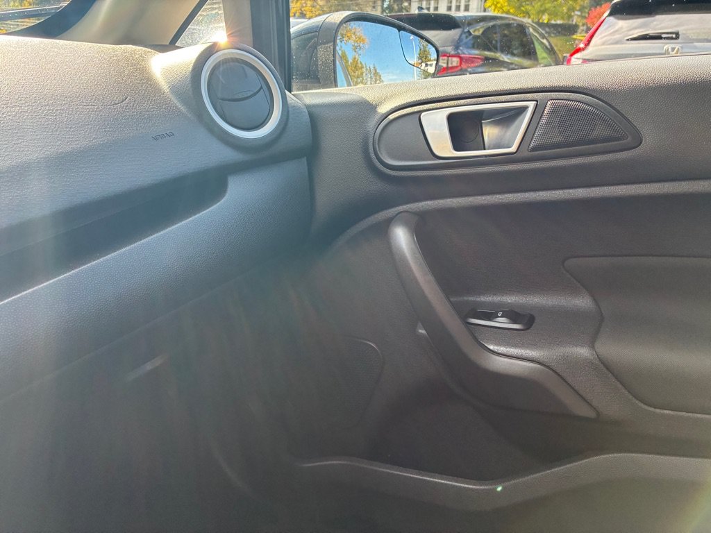 Used 2016 Ford Fiesta SE FWD image 32