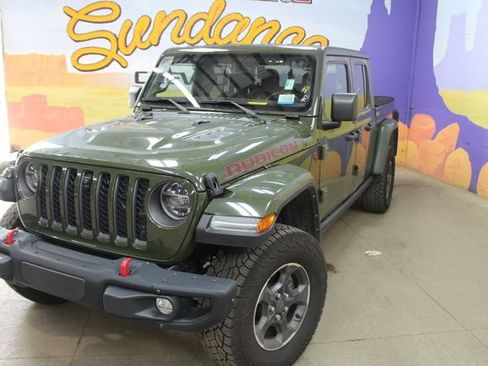 Used 2022 Jeep Gladiator Rubicon w/ Dual Top Group AWD/4WD image 4
