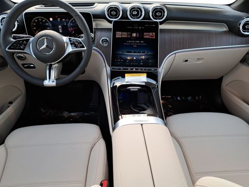 New 2026 Mercedes-Benz GLC 300 4MATIC image 9