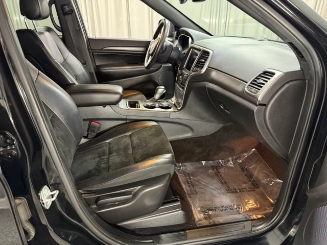 Used 2018 Jeep Grand Cherokee Altitude AWD/4WD image 11