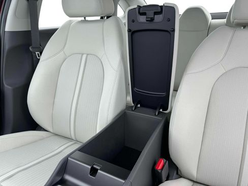 Used 2025 Hyundai Sonata SE image 18