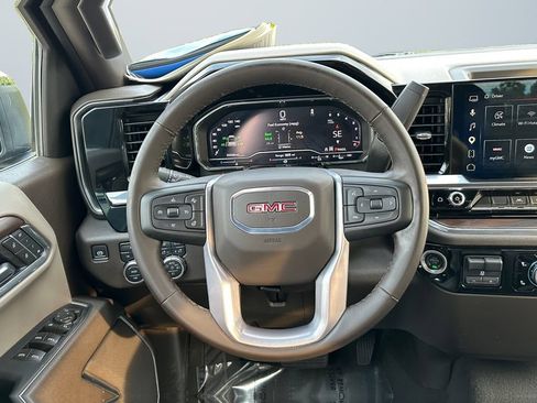 Used 2025 GMC Sierra 1500 SLT AWD/4WD image 12