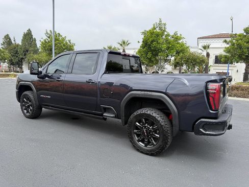 Used 2024 GMC Sierra 2500 AT4 w/ AT4 Premium Plus Package AWD/4WD image 3