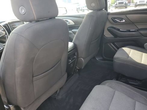 Used 2018 Chevrolet Traverse LT w/ LPO, Floor Liner Package AWD/4WD image 27