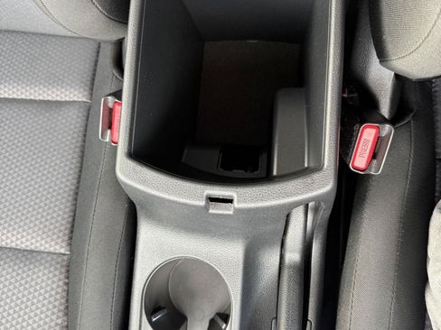 Used 2025 Kia Soul LX FWD image 15