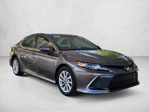 Used 2023 Toyota Camry LE FWD image 6