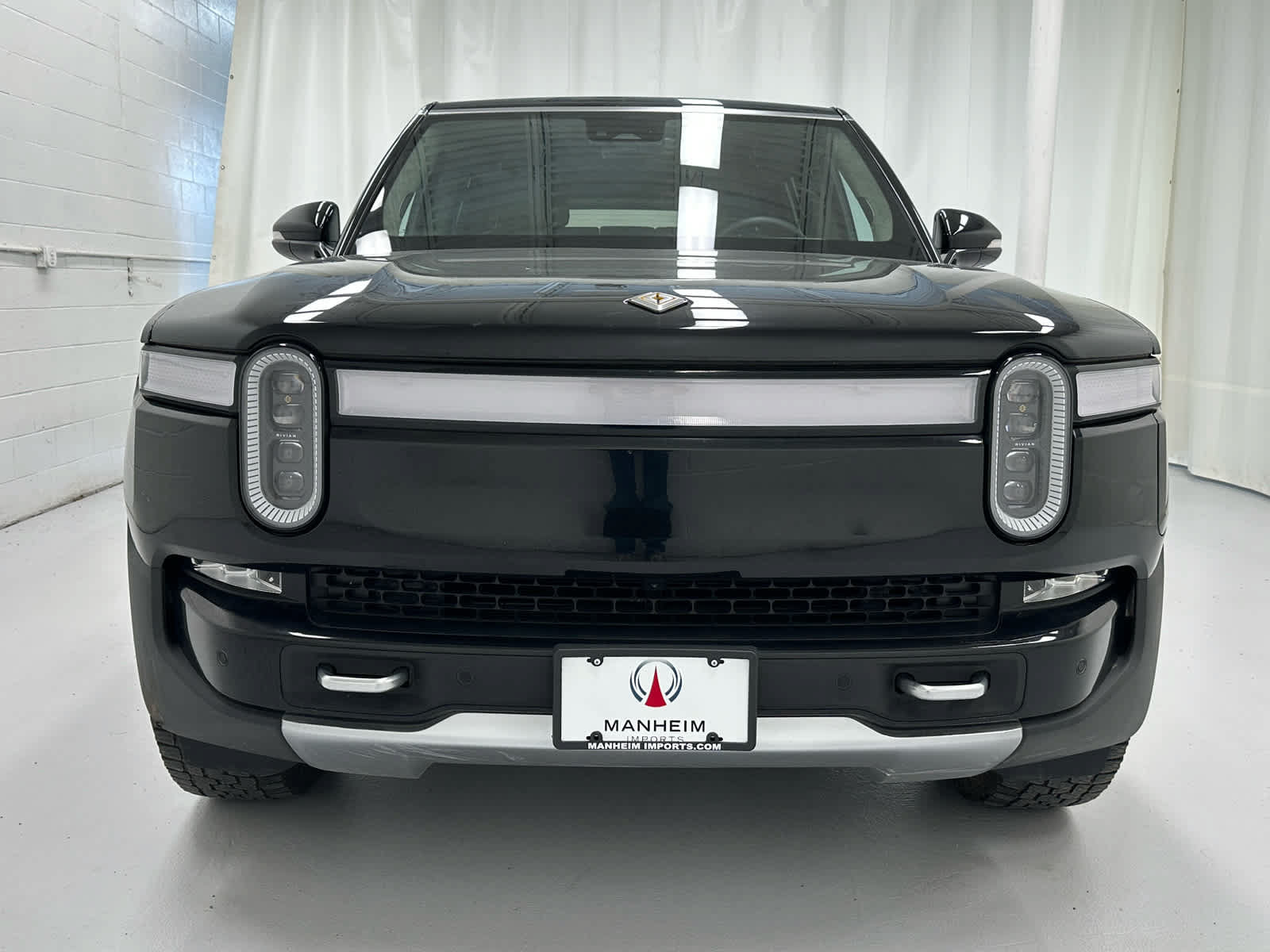Used 2023 Rivian R1S Adventure Quad AWD/4WD image 5