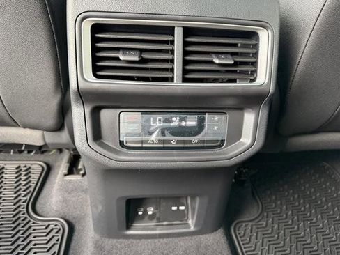 New 2026 Volkswagen Atlas SE image 27