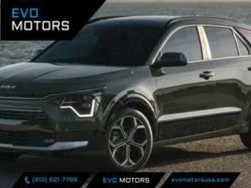 Used 2024 Kia Niro EX FWD image 1