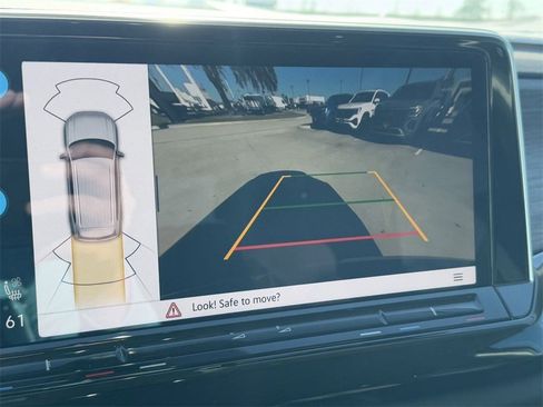 New 2025 Volkswagen Atlas SEL image 22