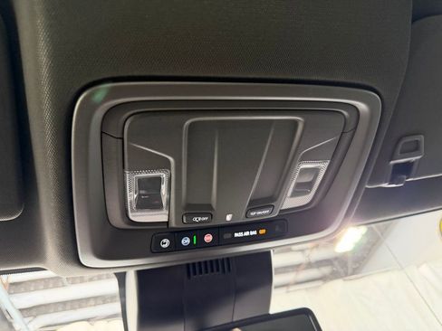 Used 2024 GMC Sierra 1500 SLT AWD/4WD image 25