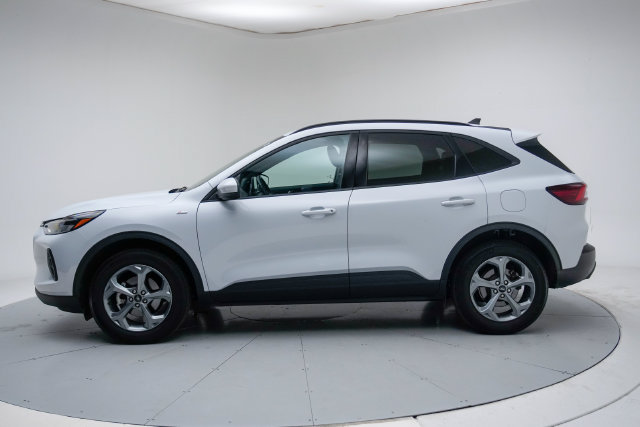 Used 2025 Ford Escape ST-Line Select AWD/4WD image 3