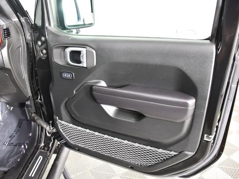 Used 2020 Jeep Gladiator Rubicon w/ LED Lighting Group AWD/4WD image 42