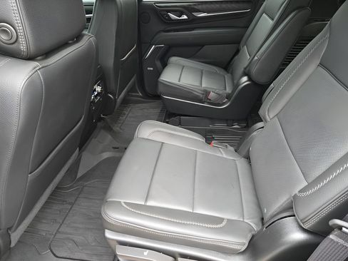 Used 2024 GMC Yukon Denali w/ LPO, Floor Liner Package AWD/4WD image 27