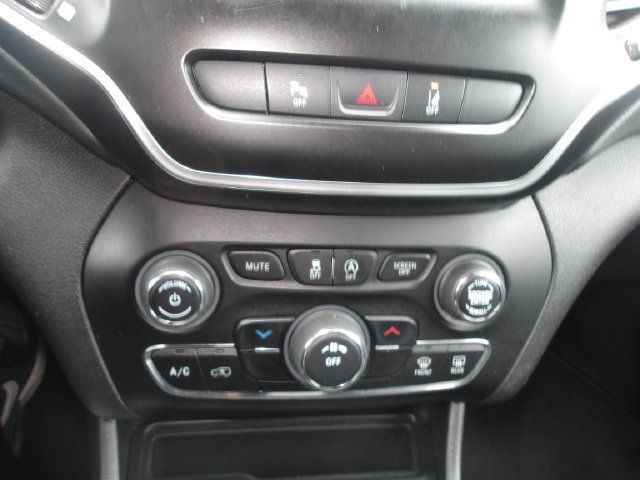 Used 2020 Jeep Cherokee Latitude Lux w/ Quick Order Package 26H Lux AWD/4WD image 20