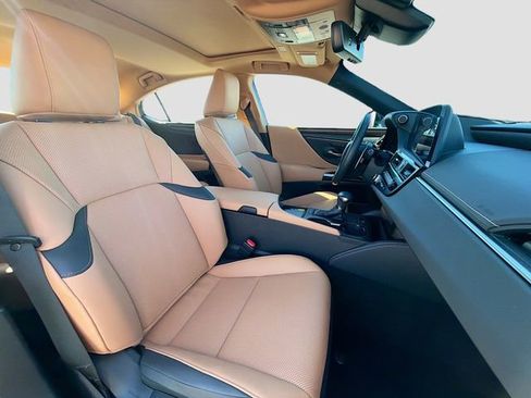 Used 2023 Lexus ES 350 w/ Premium Package image 15