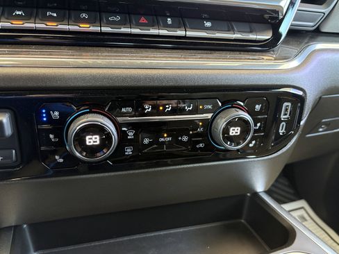 Used 2023 Chevrolet Silverado 1500 LTZ AWD/4WD image 36