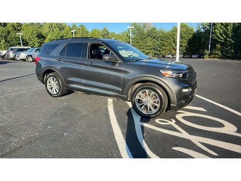 Used 2020 Ford Explorer XLT w/ Equipment Group 202A image 24