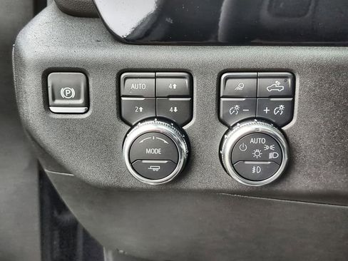 New 2025 GMC Sierra 2500 SLT w/ SLT Premium Package image 18