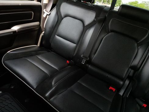 Used 2020 RAM 1500 Laramie AWD/4WD image 12