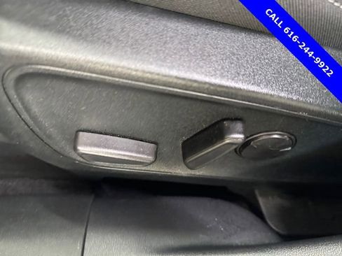 Used 2022 Ford Escape SE w/ Cold Weather Package image 23