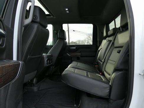 Used 2023 GMC Sierra 3500 Denali w/ Denali Ultimate Package image 18