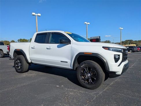 Used 2024 Chevrolet Suburban Premier w/ Premium Package image 2