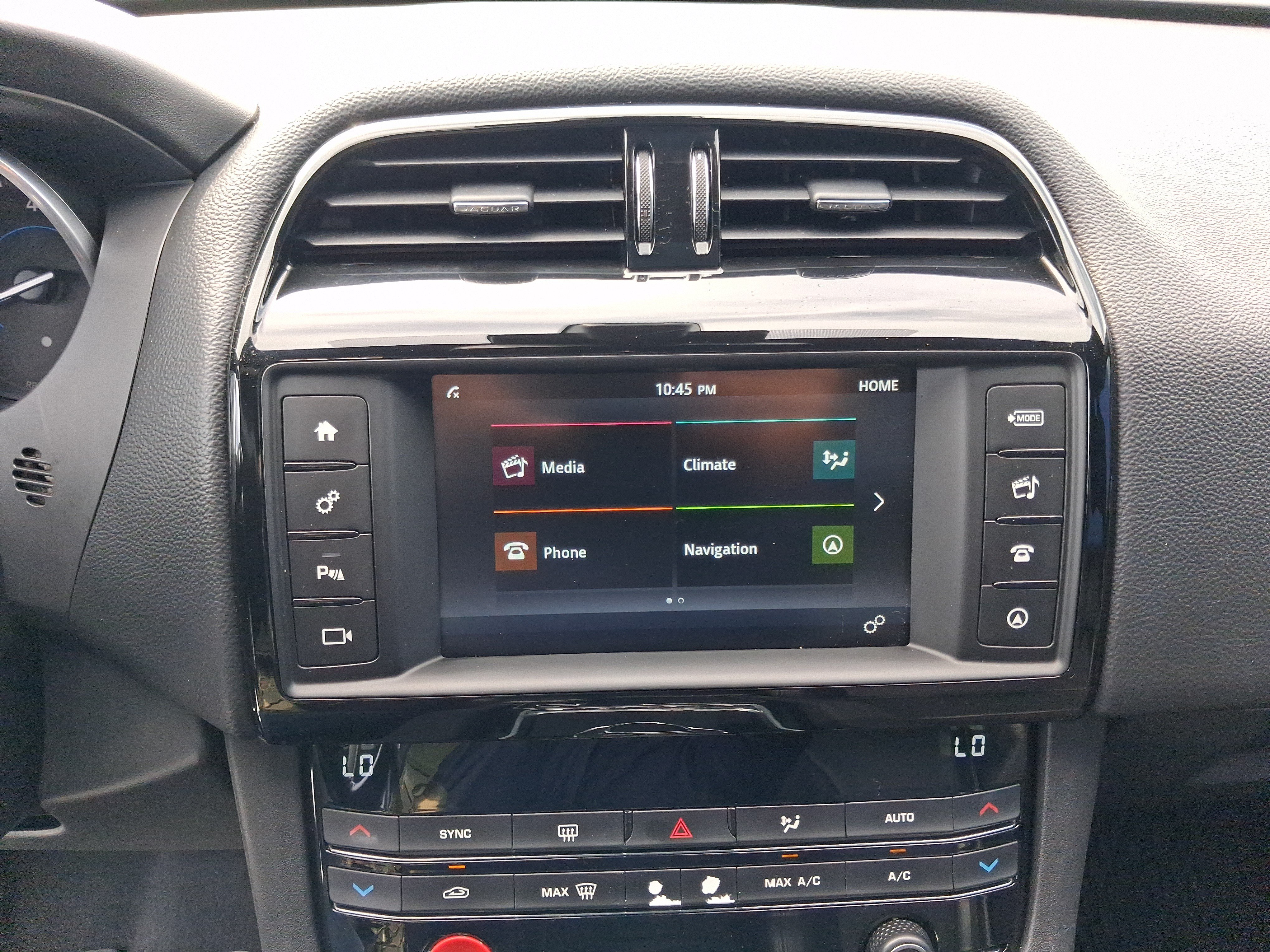 Used 2018 Jaguar F-PACE Premium AWD/4WD image 18
