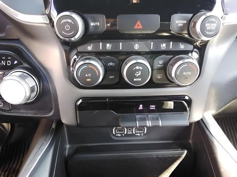 Used 2023 RAM 1500 Laramie AWD/4WD image 16