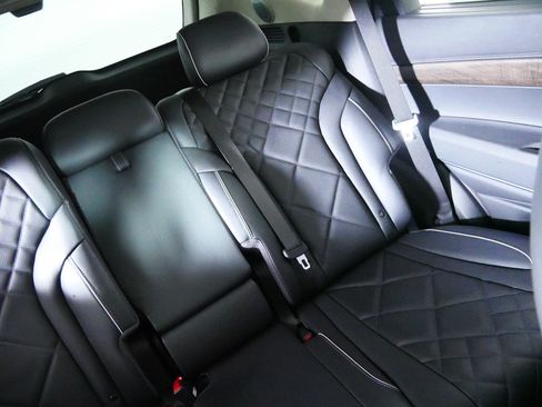 Used 2025 Genesis GV80 3.5T Prestige AWD/4WD image 14