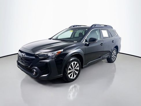 Used 2023 Subaru Outback Premium AWD/4WD image 3
