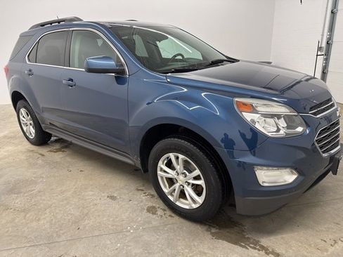 Used 2017 Chevrolet Equinox LT w/ Convenience Package image 3