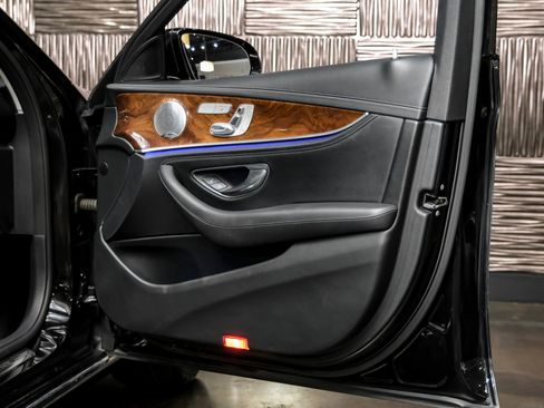 Used 2017 Mercedes-Benz E 300 image 44