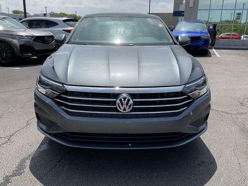 Used 2020 Volkswagen Jetta SE w/ SE Cold Weather Package FWD image 2