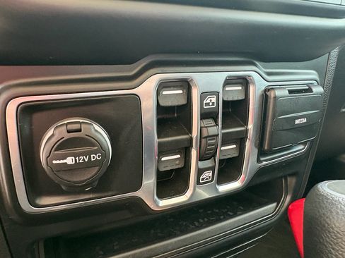 Used 2023 Jeep Gladiator Sport AWD/4WD image 19