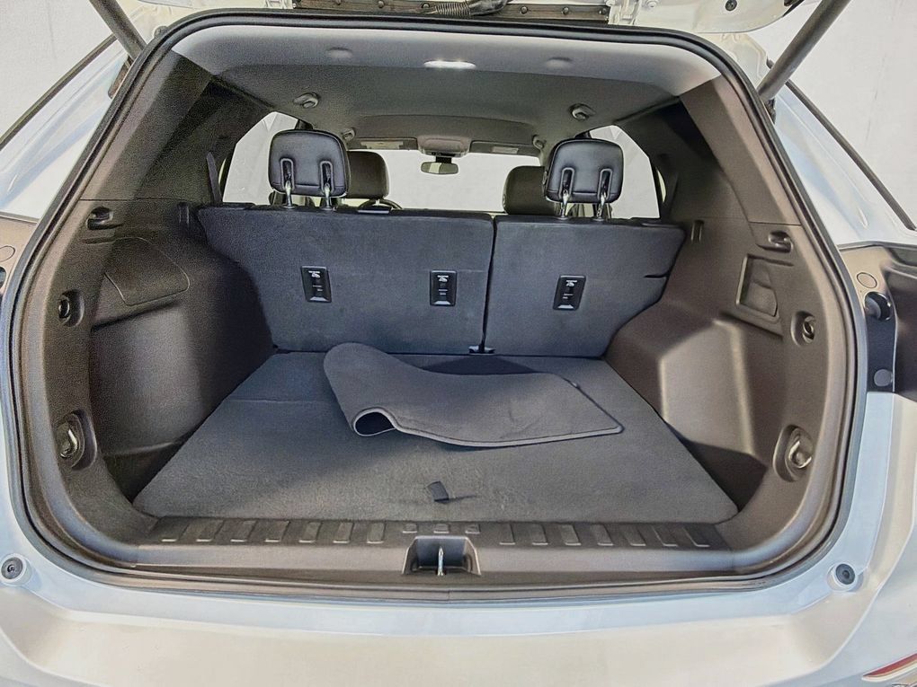 Used 2019 Chevrolet Equinox Premier FWD image 25