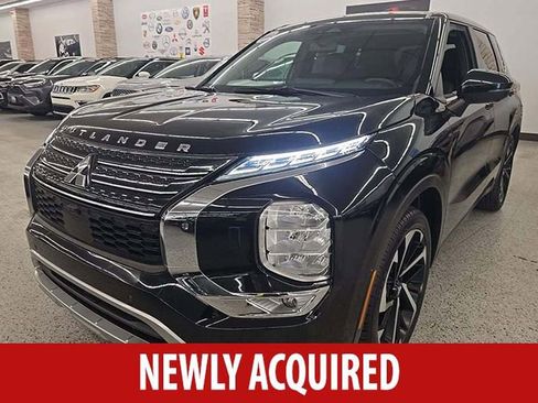 Used 2022 Mitsubishi Outlander SE AWD/4WD image 1