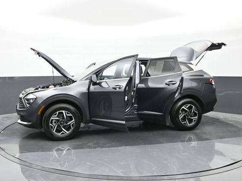 Used 2023 Kia Sportage LX image 48