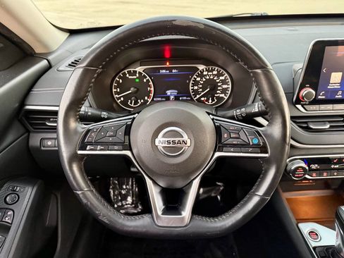 Used 2019 Nissan Altima 2.5 SV image 11