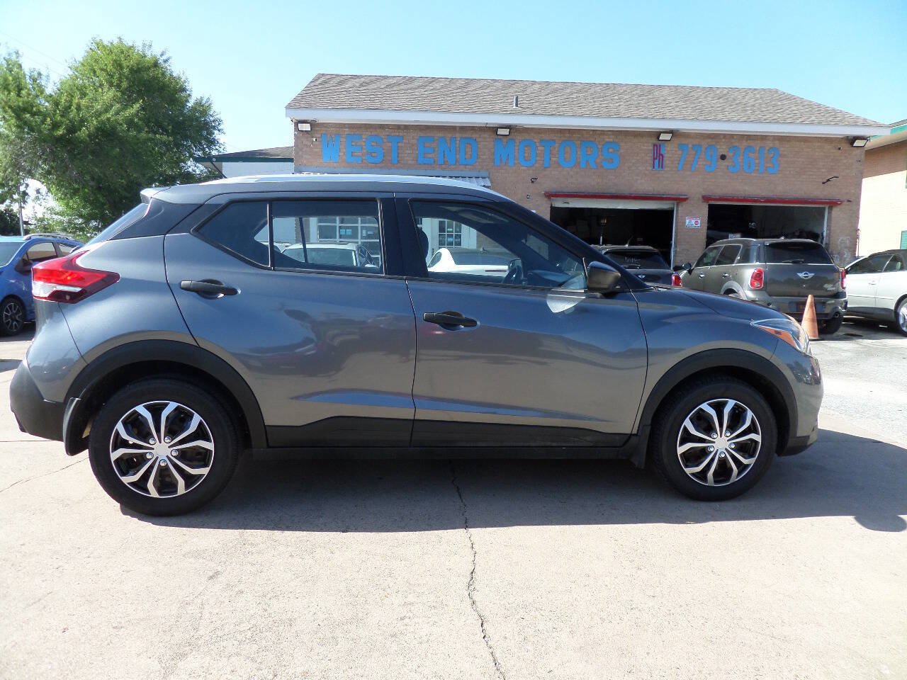 Used 2019 Nissan Kicks S w/ Exterior Electronics Package FWD image 8