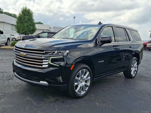 Used 2024 Chevrolet Tahoe High Country w/ Advanced Technology Package AWD/4WD image 3