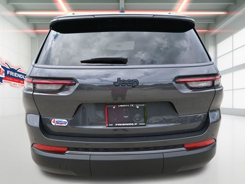 New 2026 Jeep Grand Cherokee L 2WD image 32