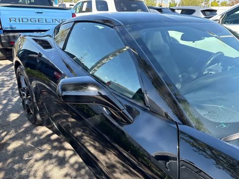Used 2016 Chevrolet Corvette Stingray Coupe RWD image 3