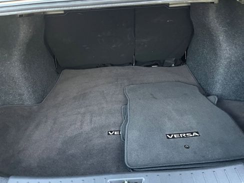 Used 2025 Nissan Versa SV image 31