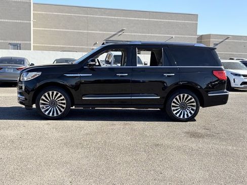 Used 2018 Lincoln Navigator Reserve w/ Technology Package AWD/4WD image 29