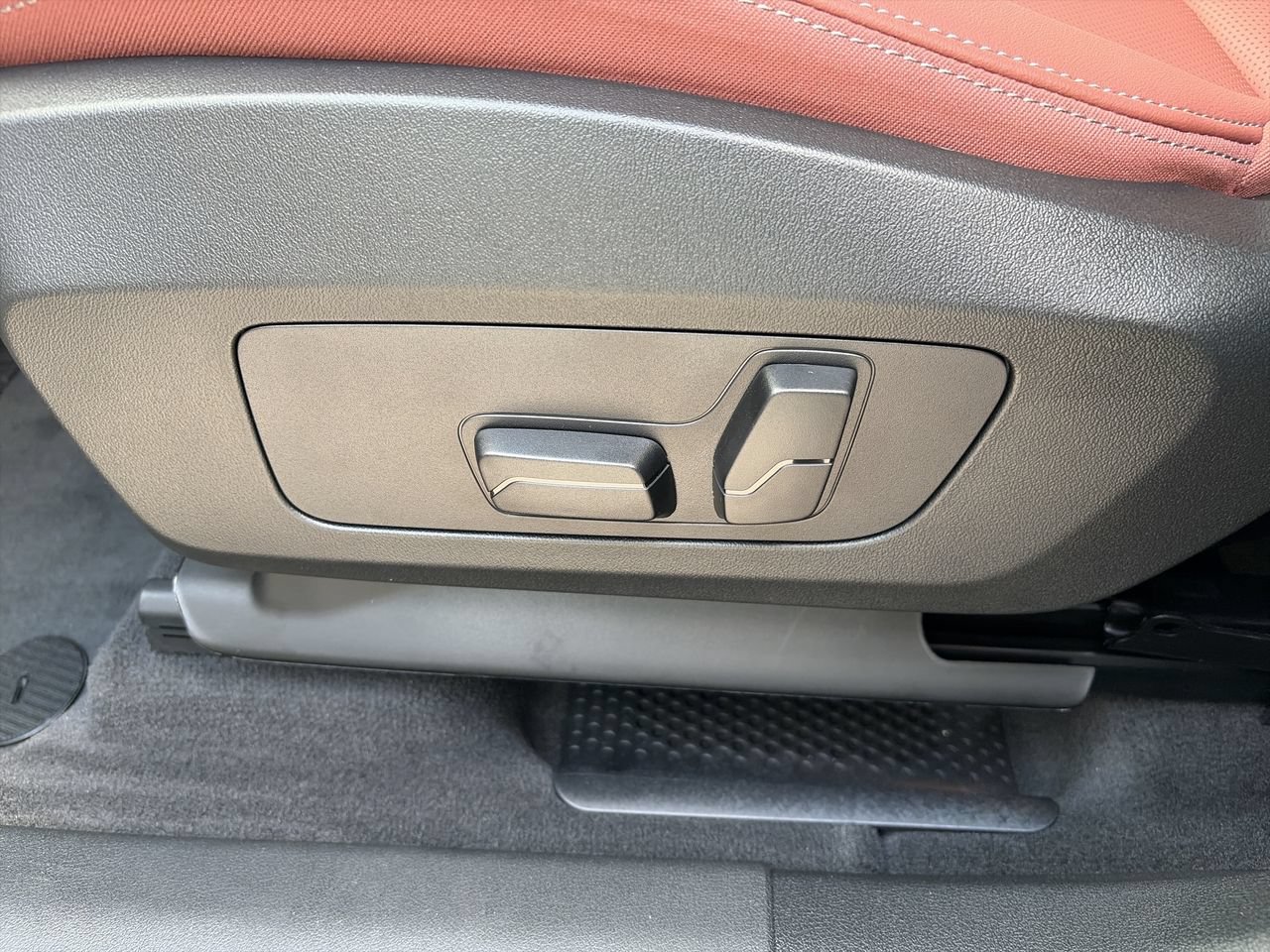 Used 2027 BMW X1 xDrive28i AWD/4WD image 15