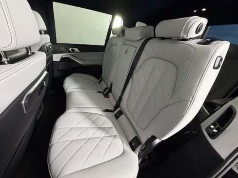 New 2027 BMW X7 xDrive40i AWD/4WD image 14