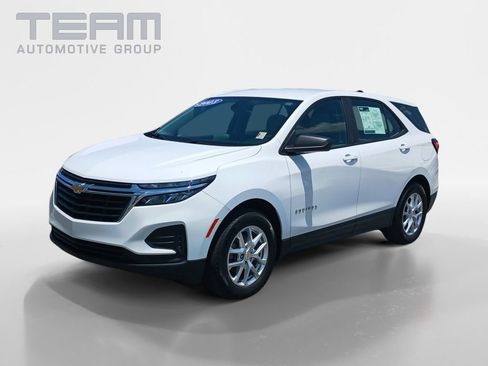 Used 2023 Chevrolet Equinox LS FWD image 3