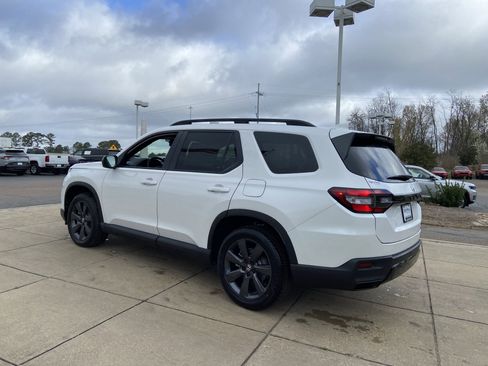 New 2026 Honda Pilot Sport image 7